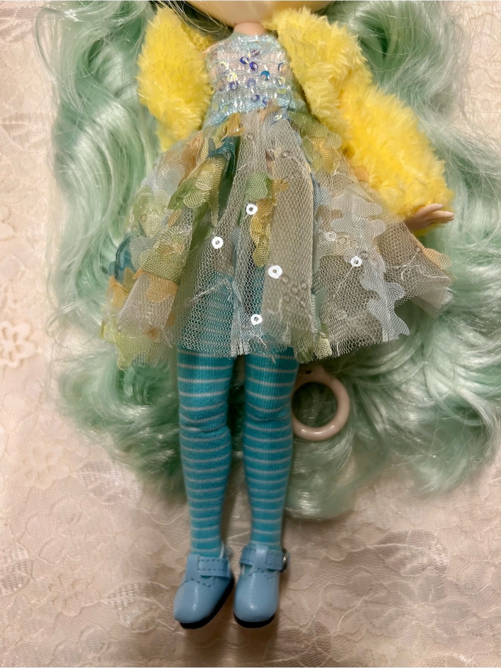 Customized Blythe Doll, Lime Green Hair, 12”, 30 cm, 1/6 scale, and Accessories - Picture 7 of 16